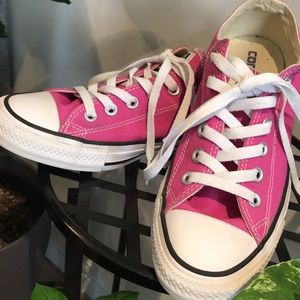CONVERSE⭐️Chuck Taylor Low-Top Sneakers (Unisex)